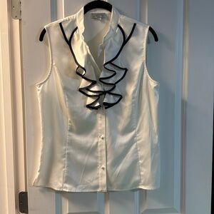 Sleeveless blouse